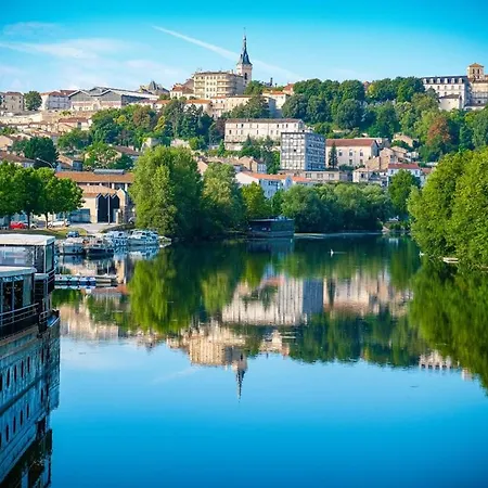 T2 47m2 Cosy&spacieux - Proche Gare - Lit Queen Size Et Netflix - Parking Gratuit