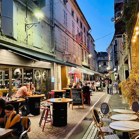 T2 47m2 Cosy&spacieux - Proche Gare - Lit Queen Size Et Netflix - Parking Gratuit Appartement *